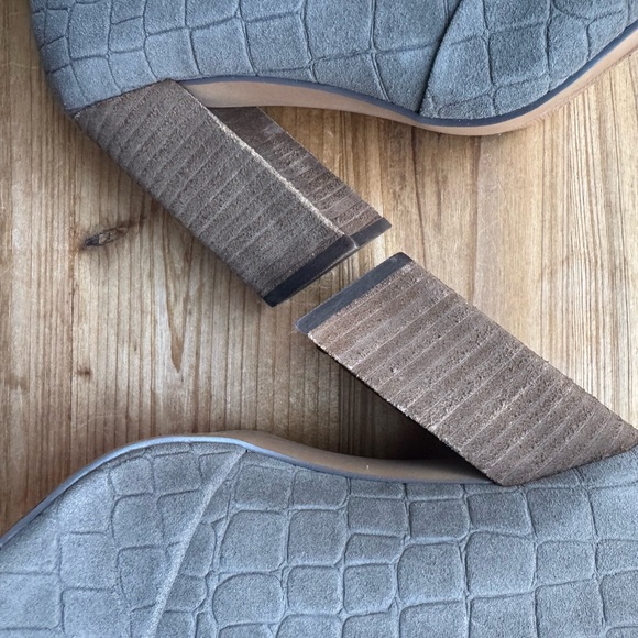 Vince Camuto Steevera Ankle Booties - Picture 9 of 9